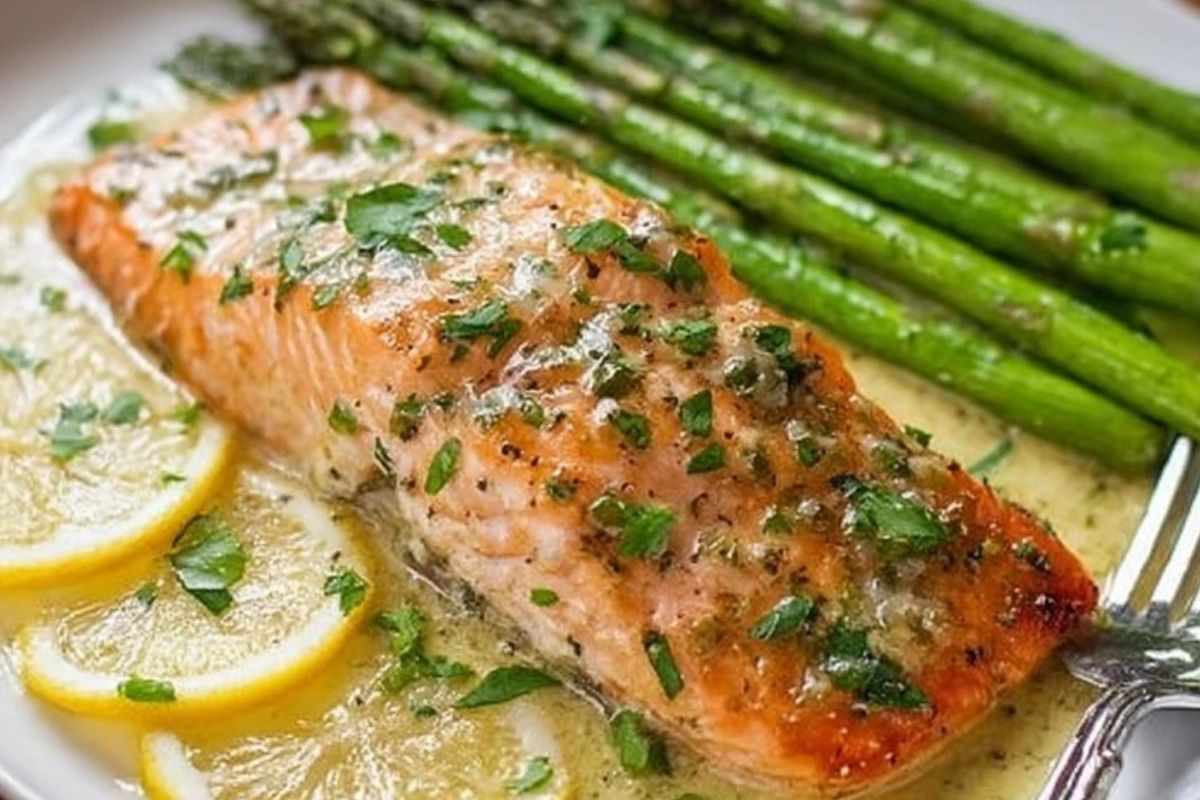 No-Mess Salmon Asparagus in Foil: Your Easy Weeknight Hero